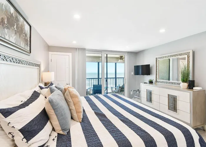 Luxury Oceanfront Penthouse *